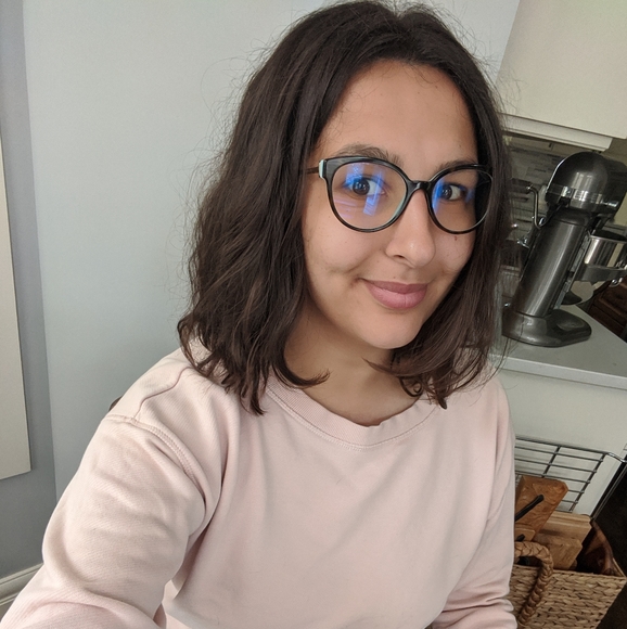 Meet your Posher, Alisa - Picture 2 of 3